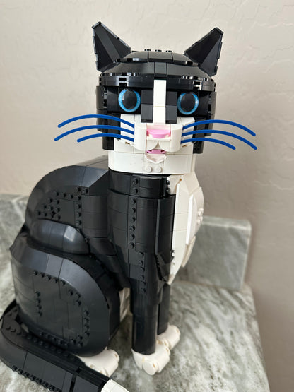 Custom 3D-Printed Whiskers for Lego Tuxedo Cat – 3D Model - Print at home